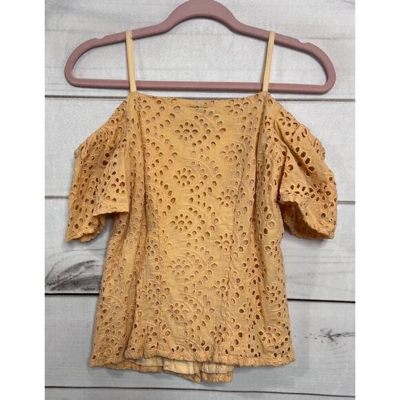 ASOS Top Size 2 Peach Eyelet Big Button Accents Stylish Chic - Picture 2 of 7
